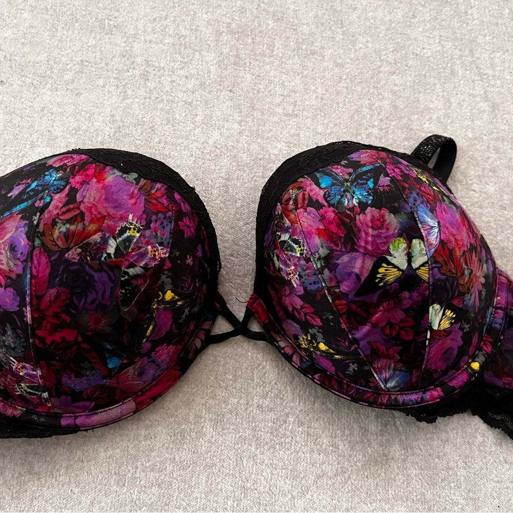 Victoria's Secret Black and Purple Floral Bra 2 cups push up